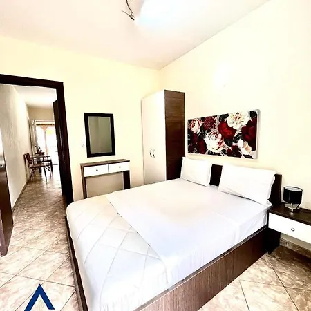 Athina K Apartamento Nea Kallikrateia